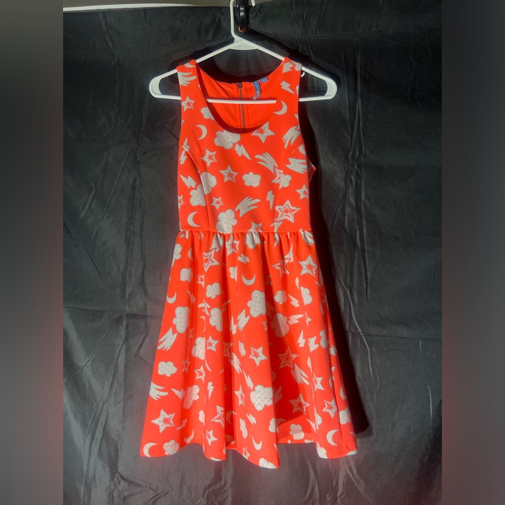 Coral pink lamour dress size small with Star Cloud Pattern sleeveless fit flare
